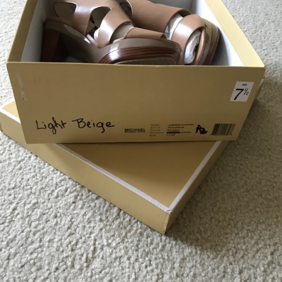 Michael kors shoes - Picture 3 of 4